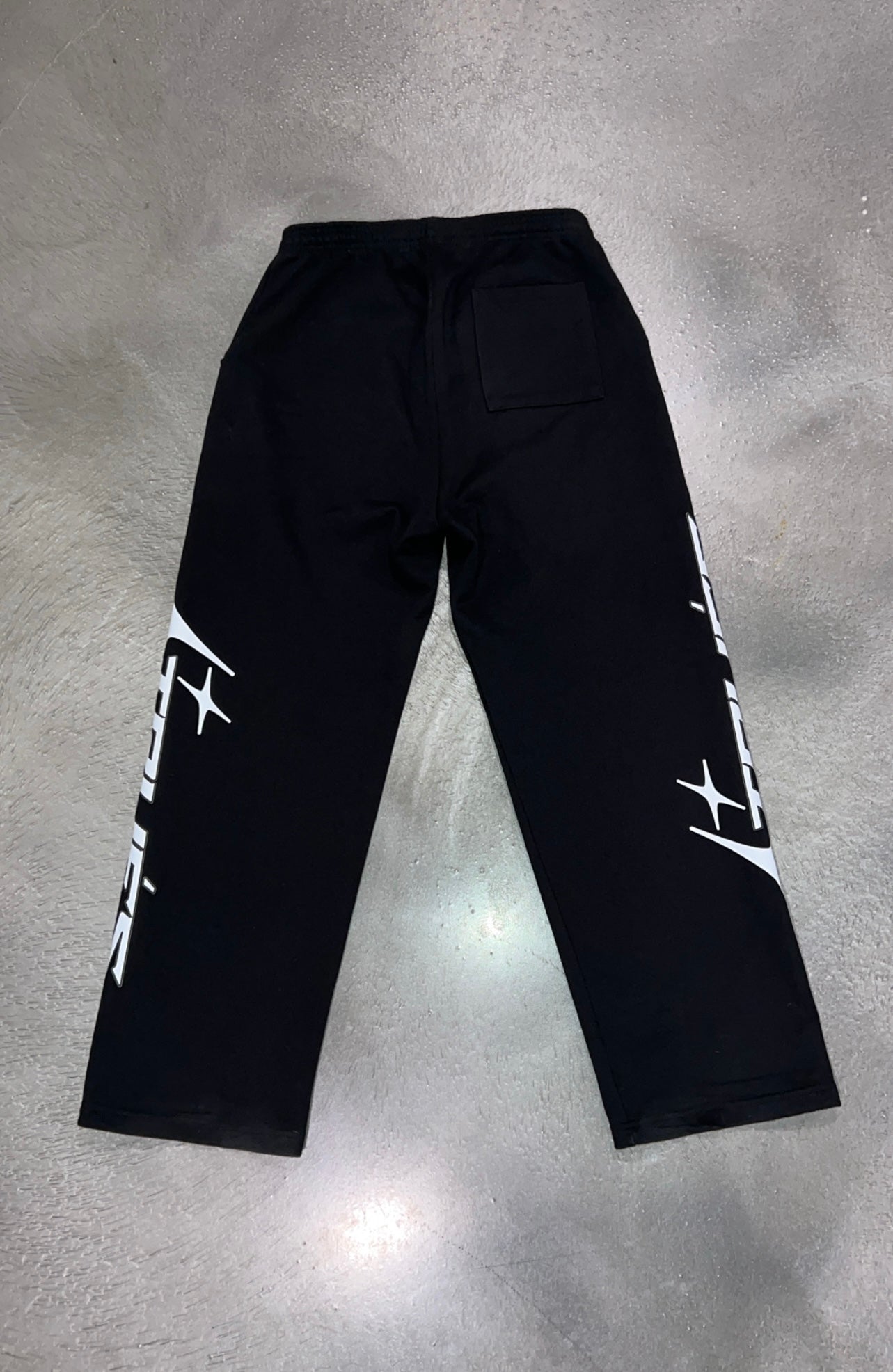 HEAVY WEIGHT STAR SWEATS image 1