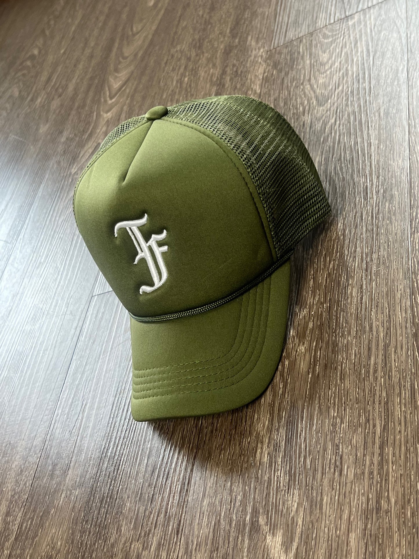 SIGNATURE TRUCKER image 1
