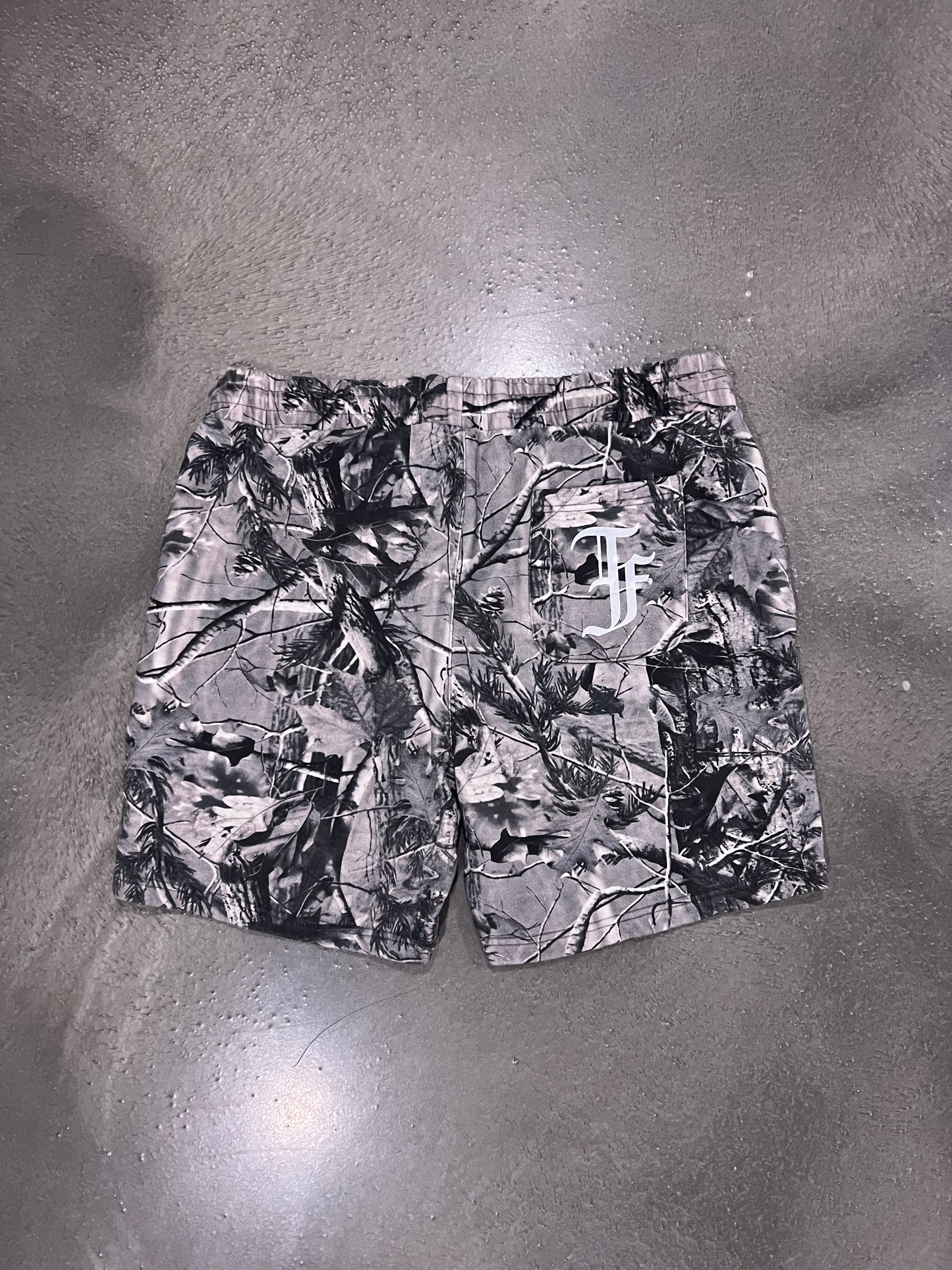 REAL TREE CAMO SHORTS